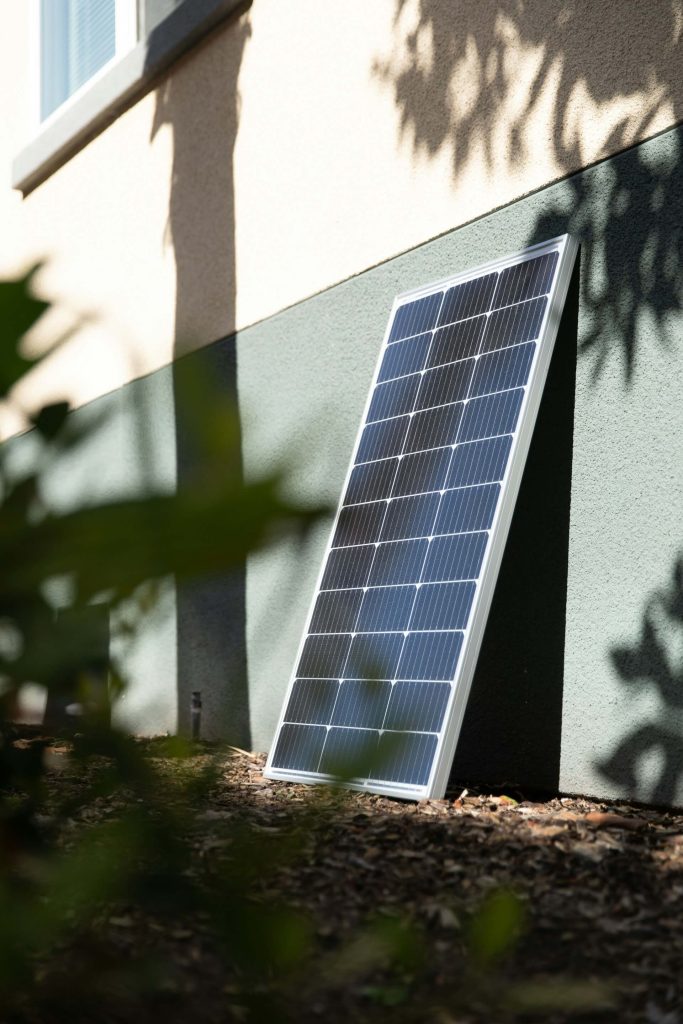 Mantenimiento de paneles solares enérgica para viviendas unifamiliare y comunidades de vecinos